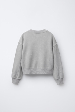 ZARA ТОЛСТОВКА С ЭФФЕКТОМ ПОТЕРТОСТИ И НАДПИСЬЮ, СВЕТЛО-СЕРЫЙ