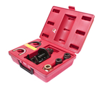 JTC-1305 - Приспособление для снятия верхних шаровых опор передней подвески набор в кейсе (VW AUDI) JTC - Комплектация

Регулировочный винт;
Съемник;
Втулка для установки;
Втулка для демонтажа;
Втулка для демонтажа;
Оправка для демонтажа;
Оправка для установки;


Описание

Набор приспособлений используется для снятия/установки шаровых опор.
Все работы выполняются прямо на автомобиле без демонтажа рычагов подвески.


Применение

Volkswagen T4 с дизельным и бензиновым двигателем 2.0 л. и 2.4 л.


Важные рекомендации

Перед использованием очистите регулировочный винт, и нанесите несколько капель масла для облегчения процесса демонтажа.