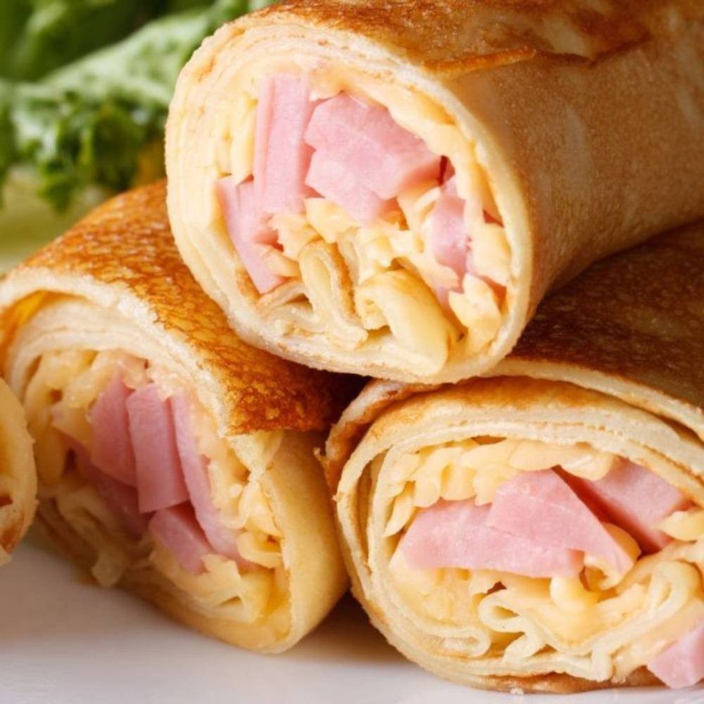 Блины с копченым мясом и сыром, порция 250 гр