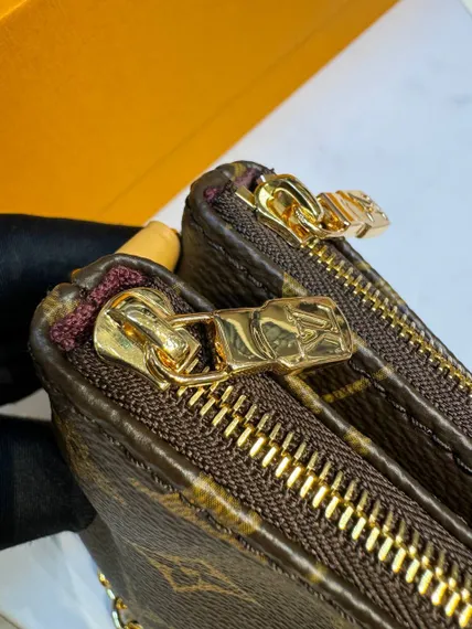 Сумка-клатч Louis Vuitton Liv, коричневый