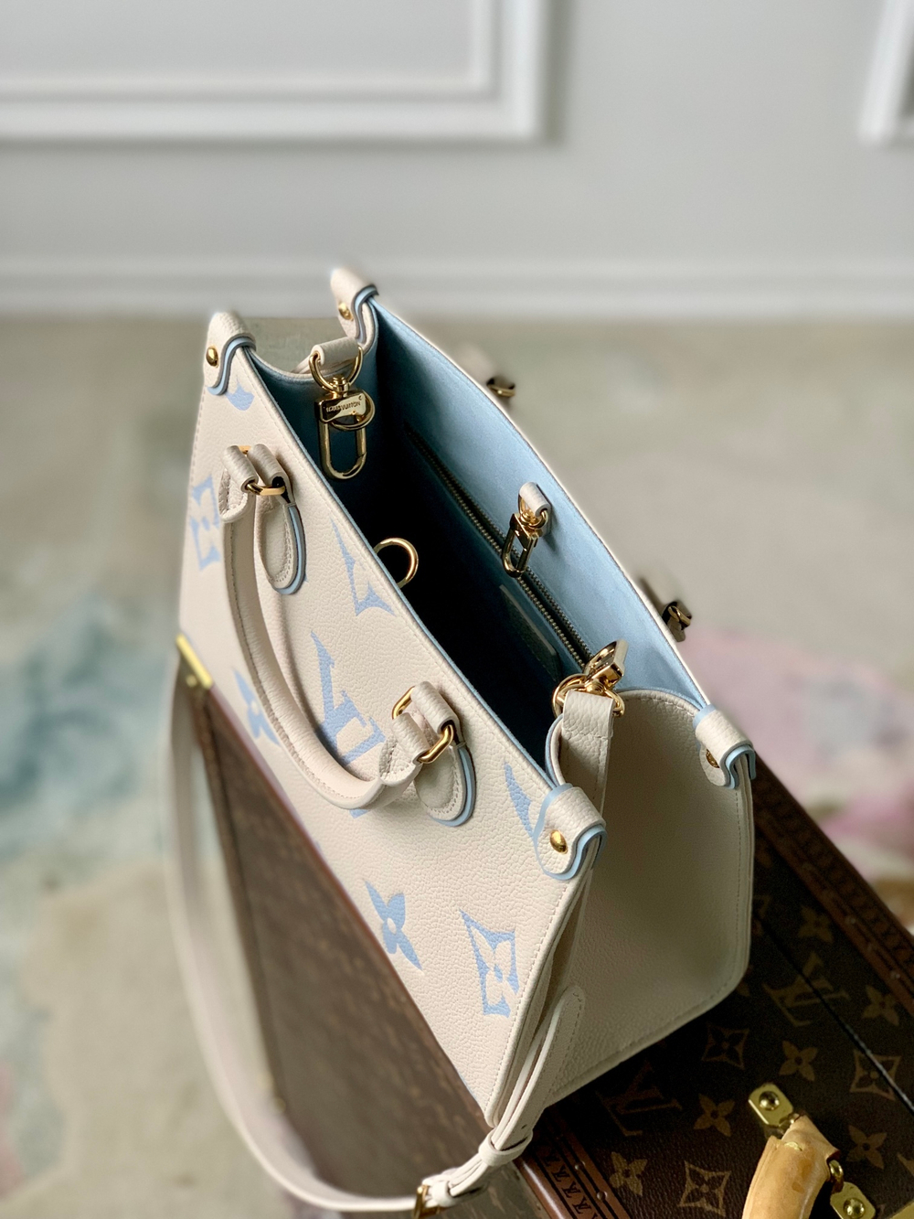 Louis Vuitton Onthego PM