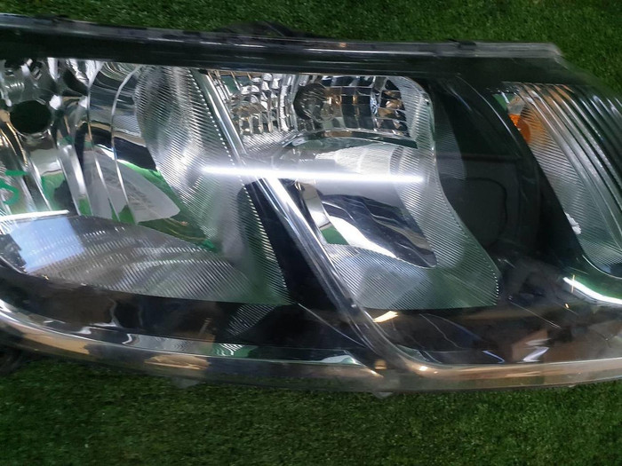 Битая Фара правая Lada Largus 1 (2021-н.в.) галоген