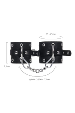 Черные однослойные наручники с люверсами (Цвет: черный)