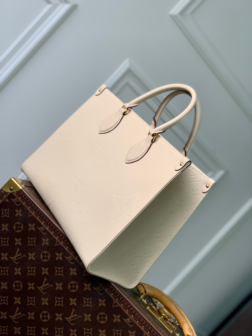 Louis Vuitton OnTheGo MM