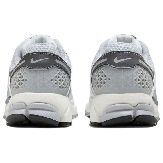 Nike Air Zoom Vomero 5 Бежевые кроссовки Низкие Женские