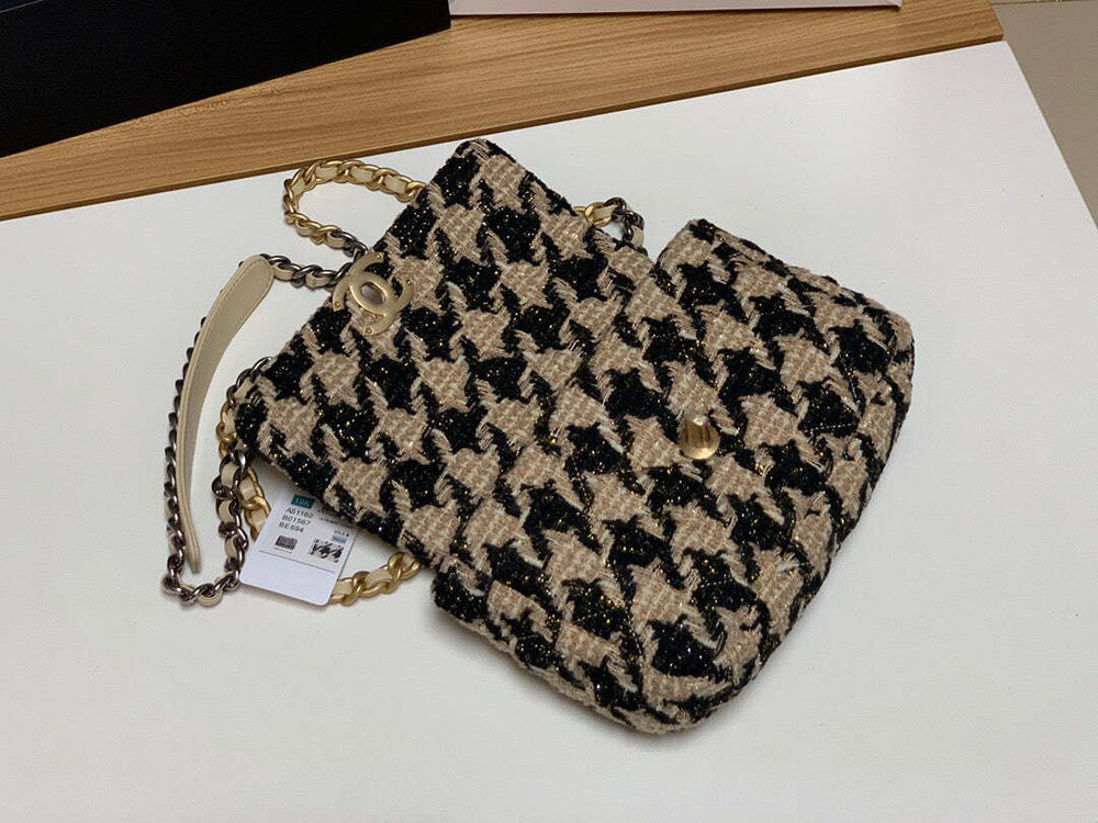 Chanel 19 26 cm