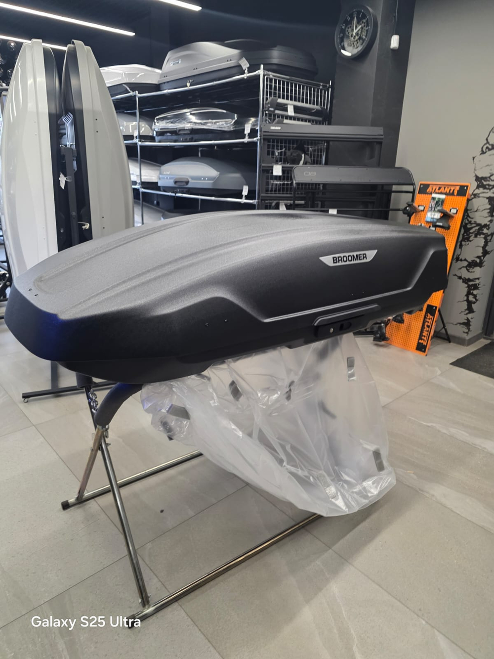 Бокс BROOMER Trekka (чёрный матовый,скобы) 187x89х40см. 430л. 11.146.01