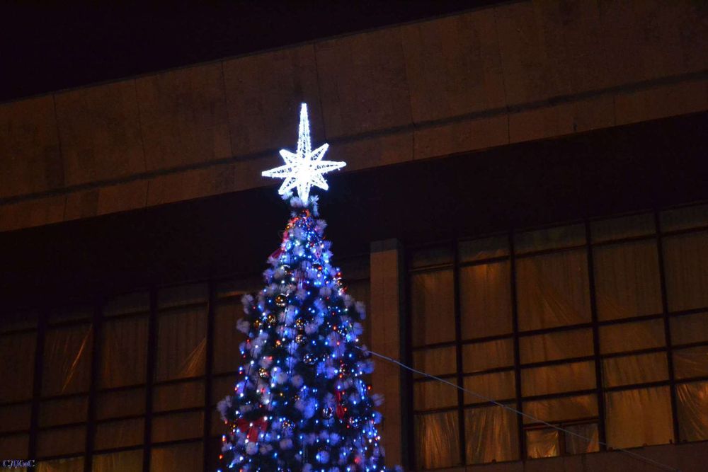 звезда-макушка на большую елку- Белая "Роза Ветров"