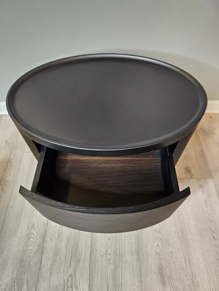 Прикроватная тумбочка Onda с двумя ящиками, черная