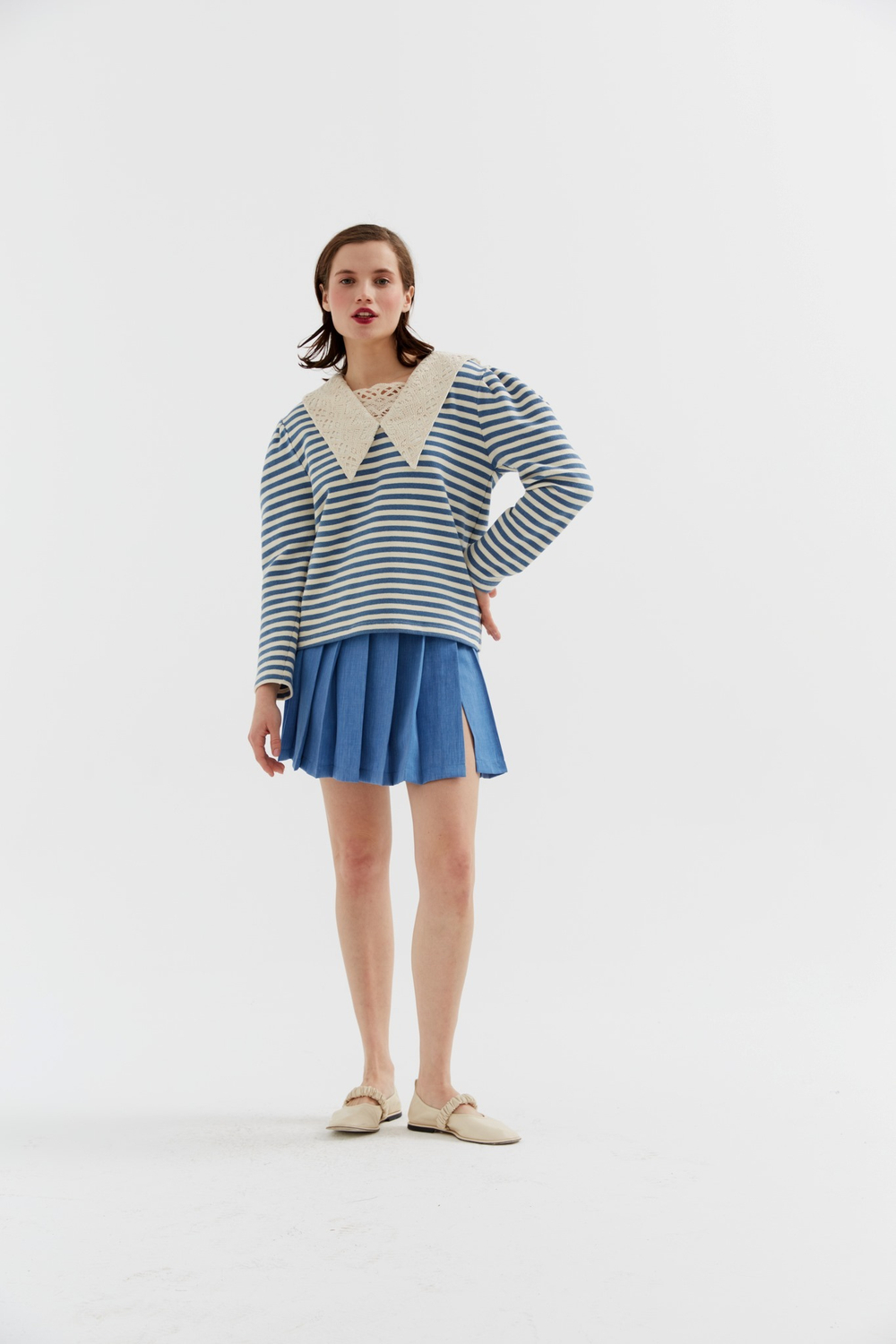 Свитшот с воротником