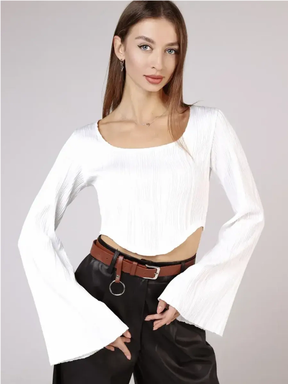 Лонгслив в рубчик с длинными рукавами