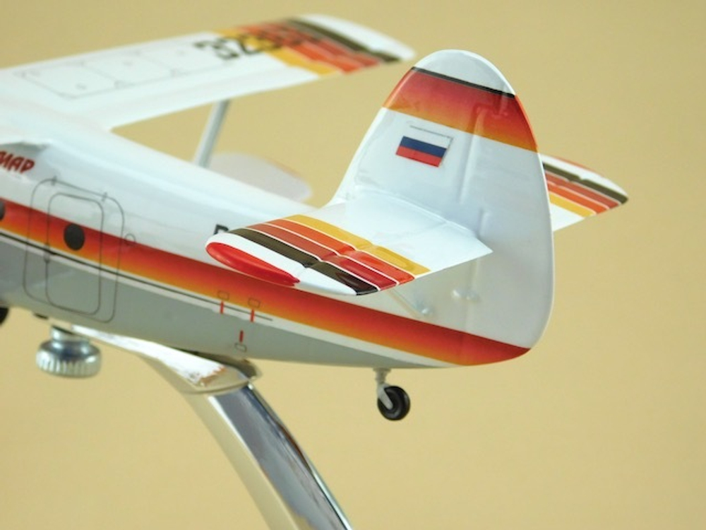 Модель самолета Ан-2 (М1:72, Нарьян-Марский объединенный авиаотряд)