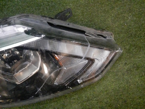 Битая Фара правая Nissan Qashqai J11 (2013-2019) галоген