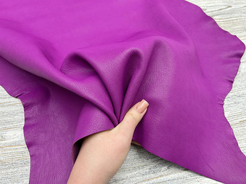 Мягкая кожа козы растительного дубления цвет фуксия