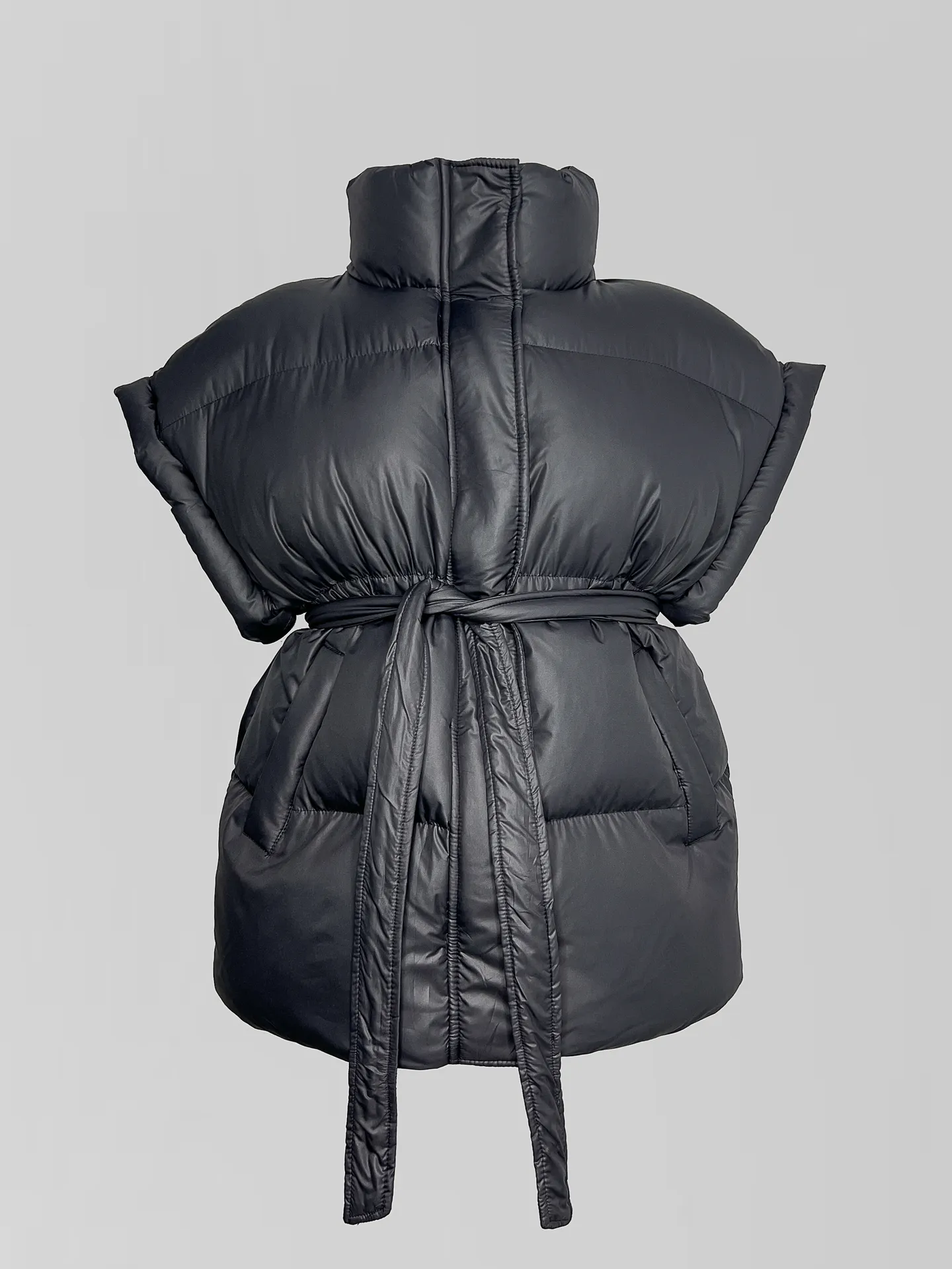 Жилетка Haiziyuan 8017 однотонная на молнии с поясом