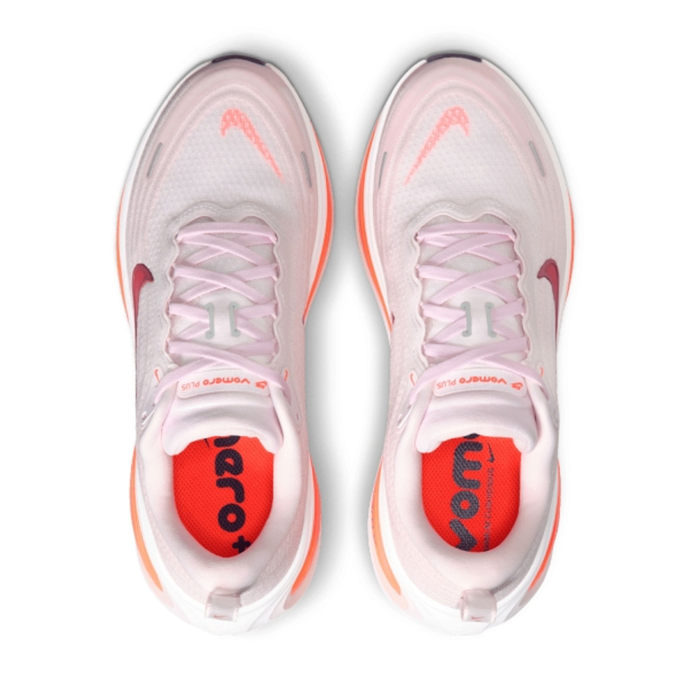 Женские Кроссовки для бега Nike VOMERO PLUS - PEARL PINK/TEAM CRIMSON/SILT RED