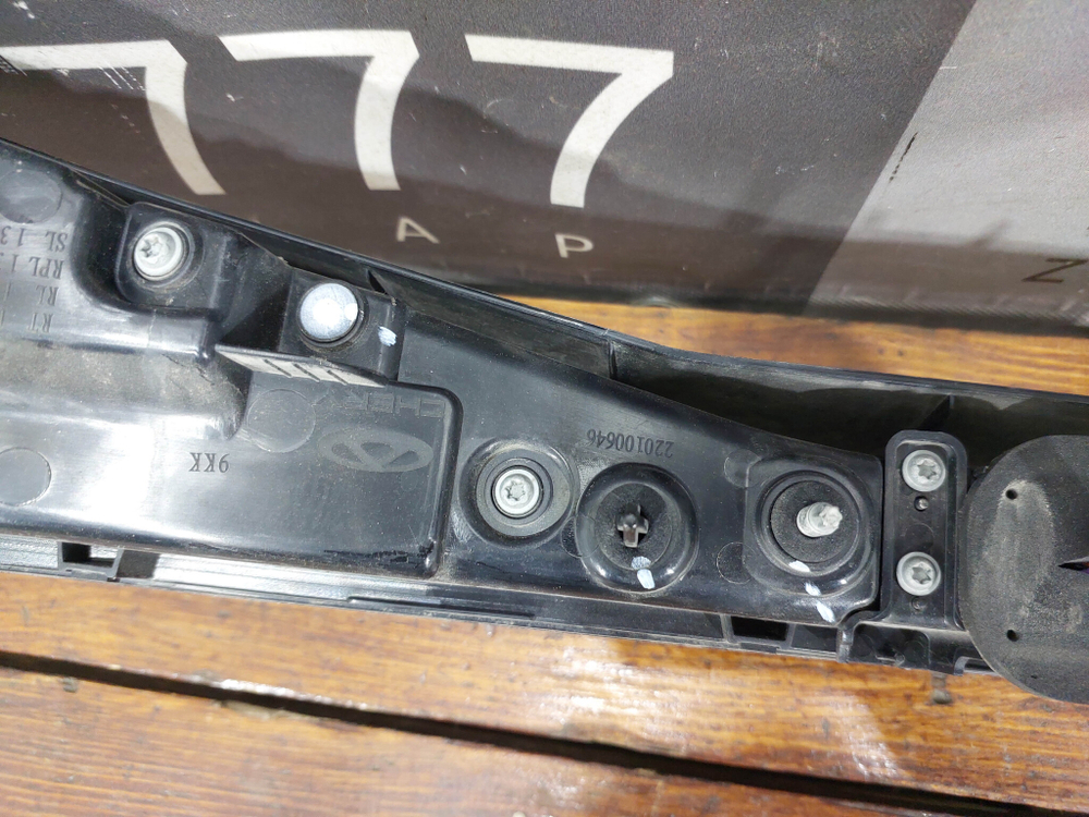 Фонарь зaдний крышки багажника с дефектом Omoda C5 22-нв Б/У Оригинал 605000724AA