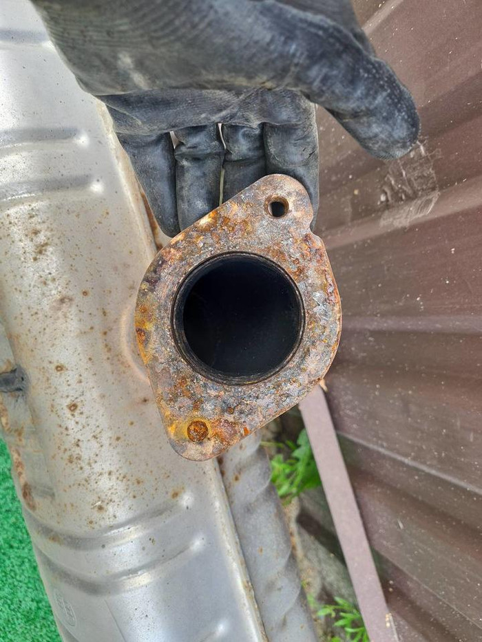 Глушитель Hongqi HS5 (2019-н.в.)