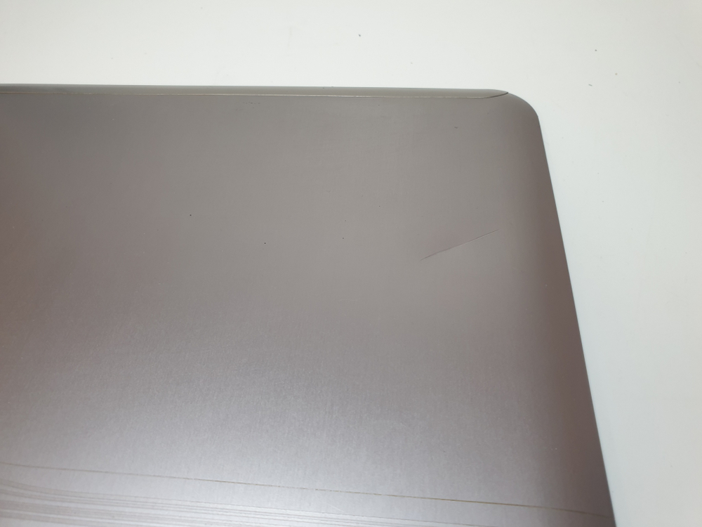 Крышкa матрицы HP DV7-4000ER, дефект, 3JLX9TP103