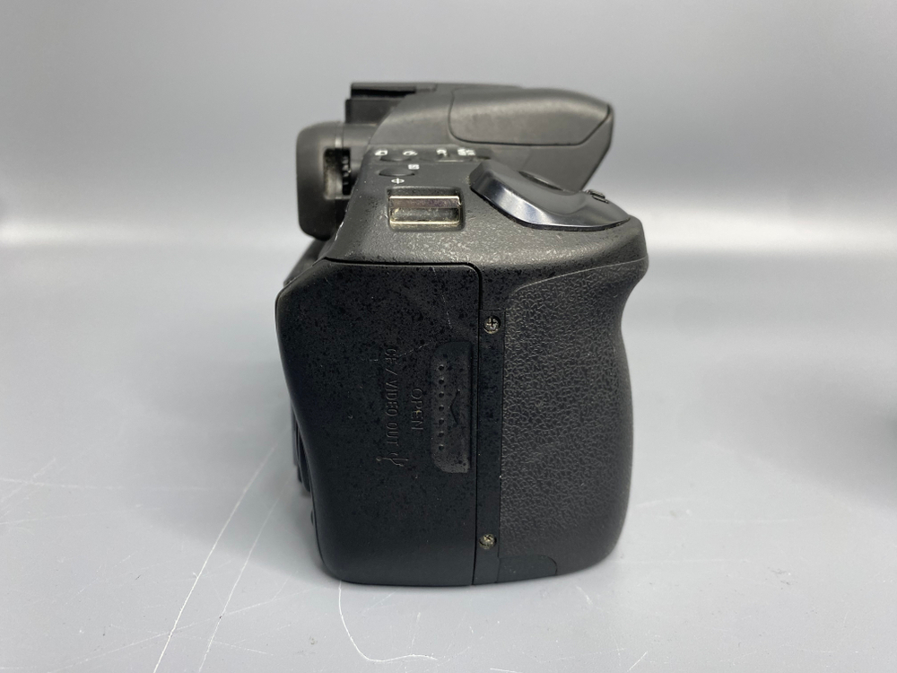 Sony A300 Kit 18-70mm 3.5-5.6