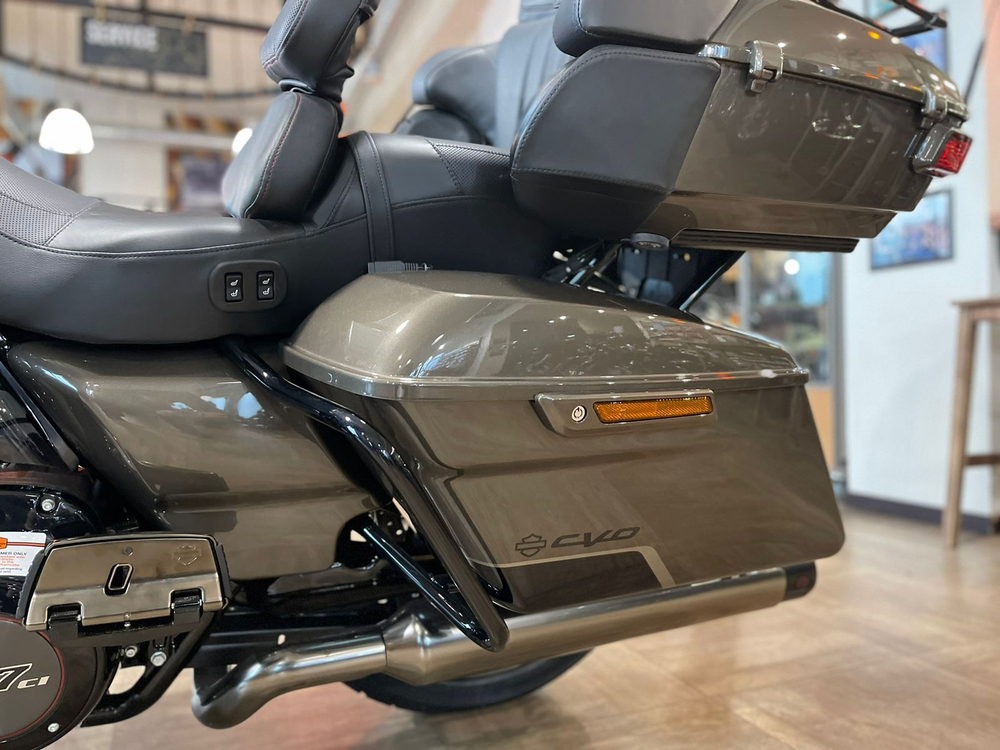 Harley-Davidson CVO Limited 2021 (Customized)