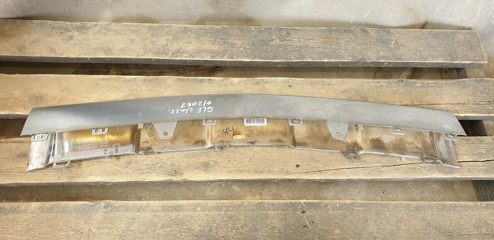 Накладка переднего бампера Mercedes GLE (C292) 15-19 Б/У Оригинал A2928852200