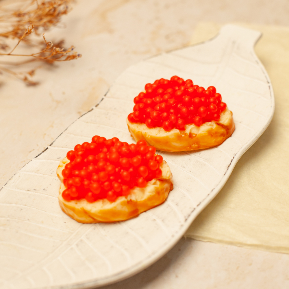 Мини бутерброд с икрой