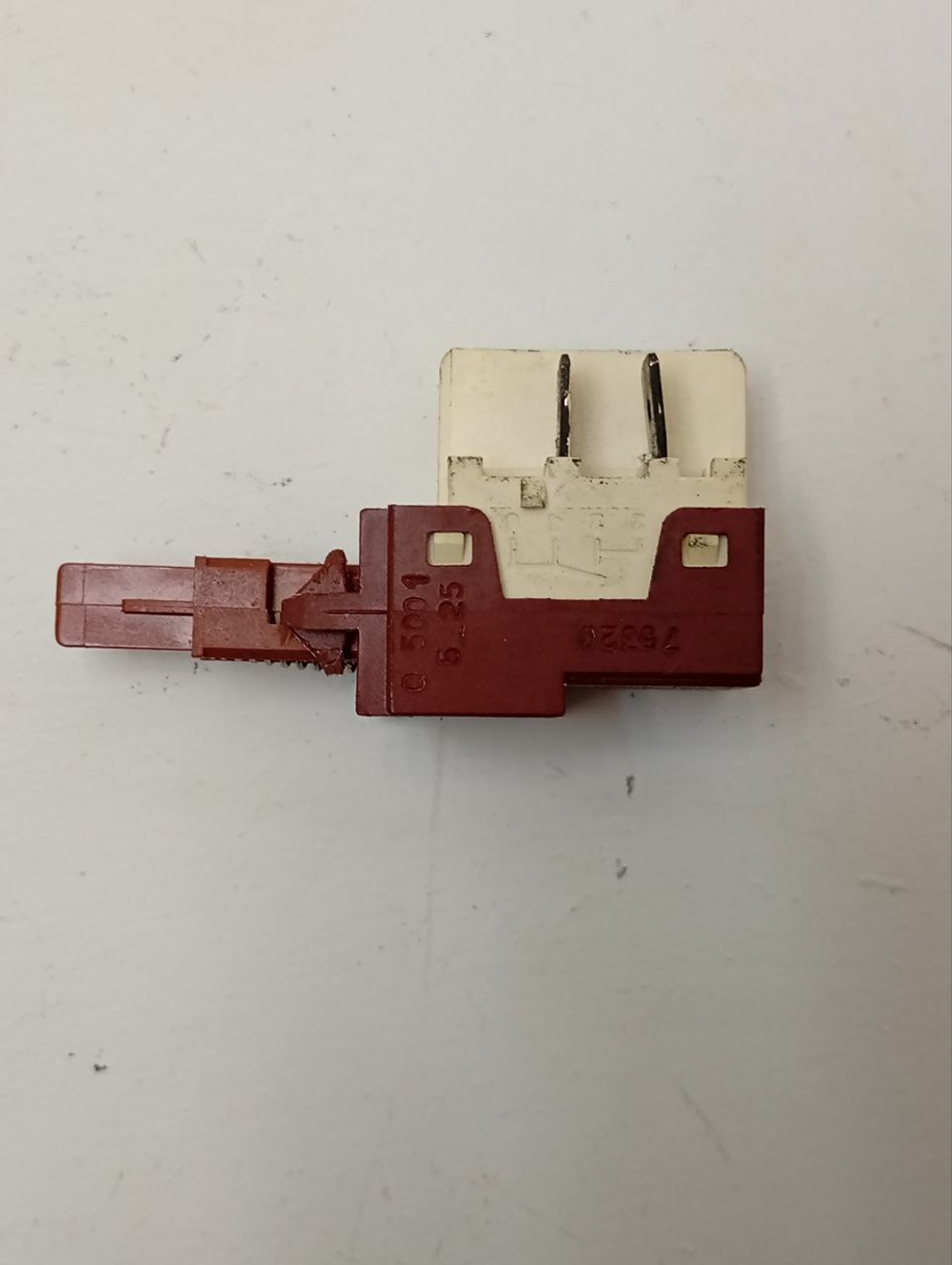 ESL4120 ктп1 Сетевая кнопка для посудомоечных машин Electrolux Zanussi 1527532004 б/у