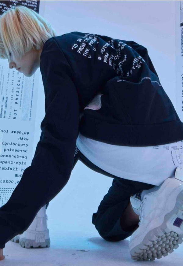 Толстовка Futureisnown Text Back Sweatshirt Черная - фото 8