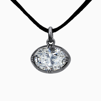 Серебряный кулон овальной формы с покрытием из чёрного родия.