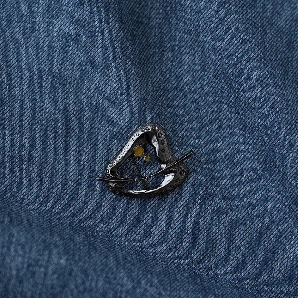 Брошь яблоко с эмалью. Серебро 925.