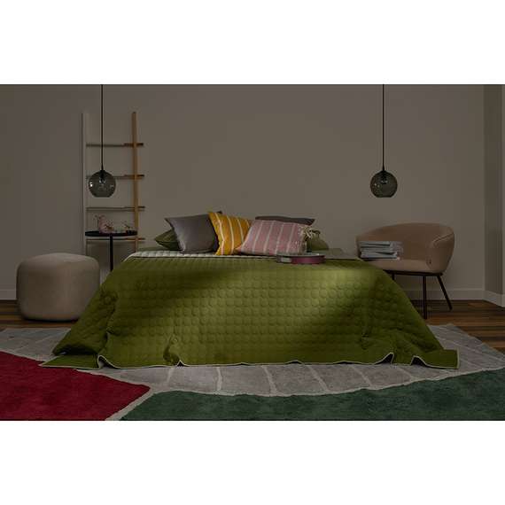 Покрывало стеганое solid dots оливкового цвета из коллекции essential, 230х250 см