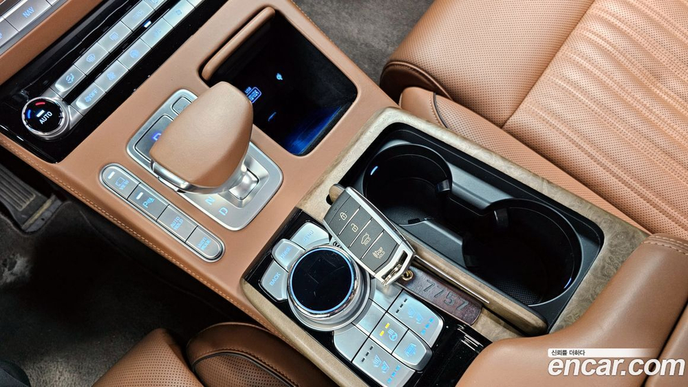Genesis G90 5.0 AWD (06.2020)