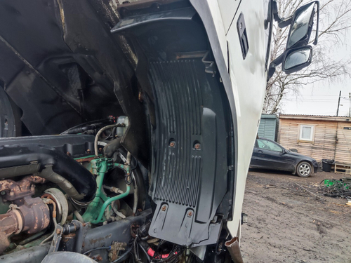 Крыло переднее правое передняя часть