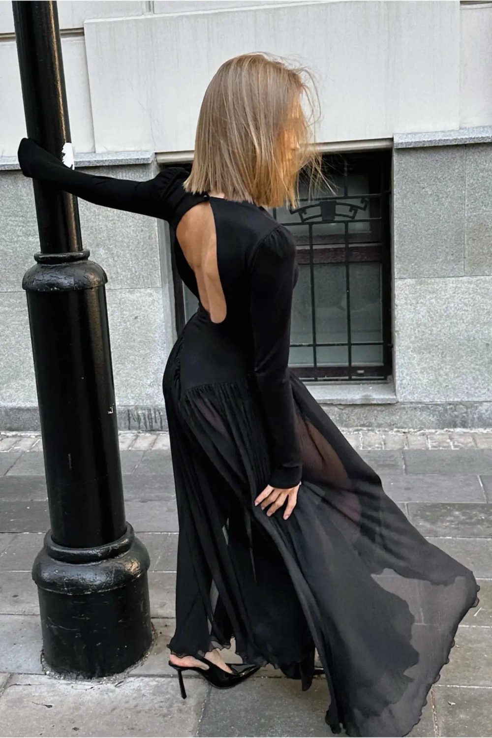 Платье-русалка с рукавом черная