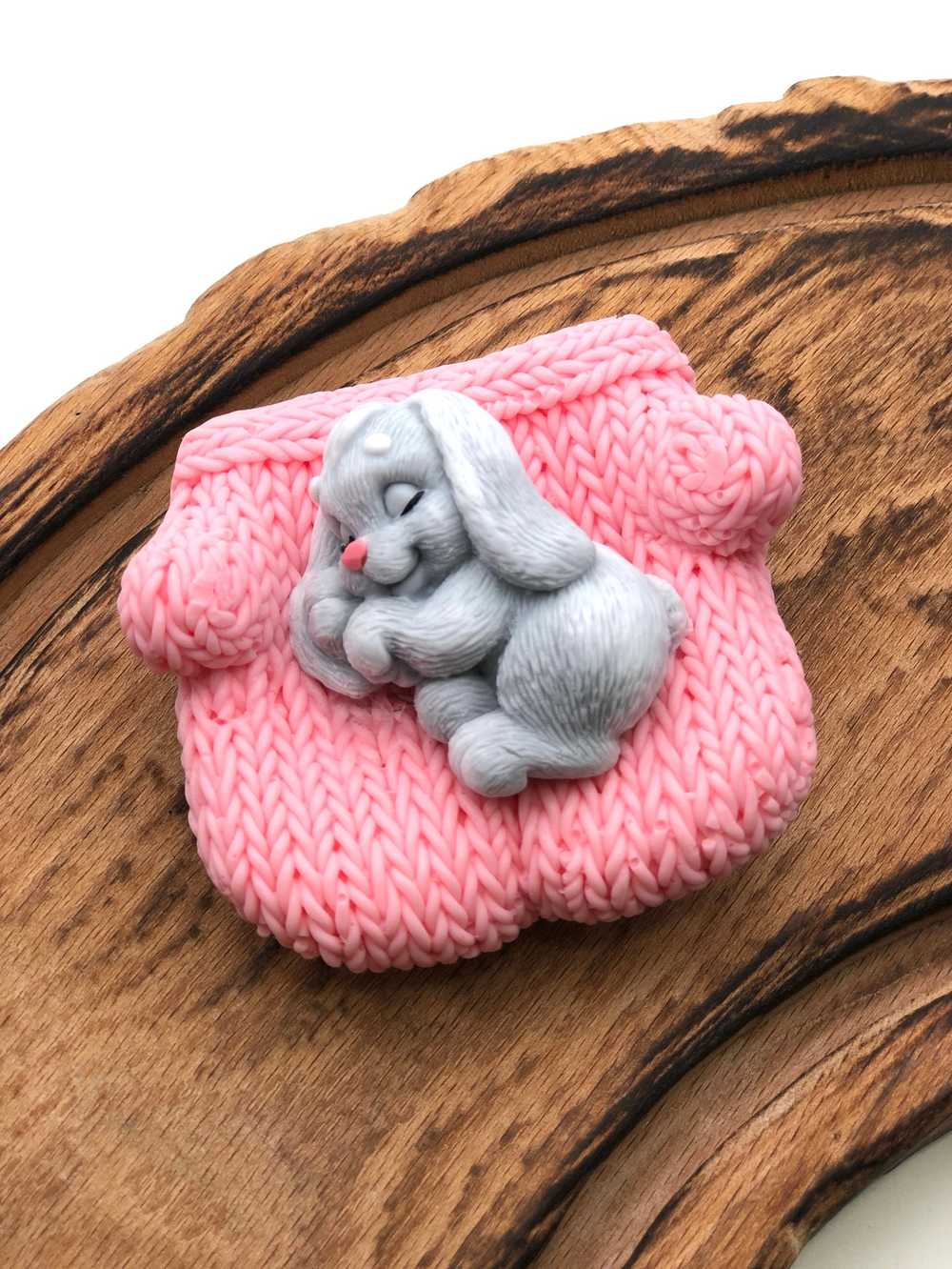 Зайка в рукавичках, мыло,розовый цвет
