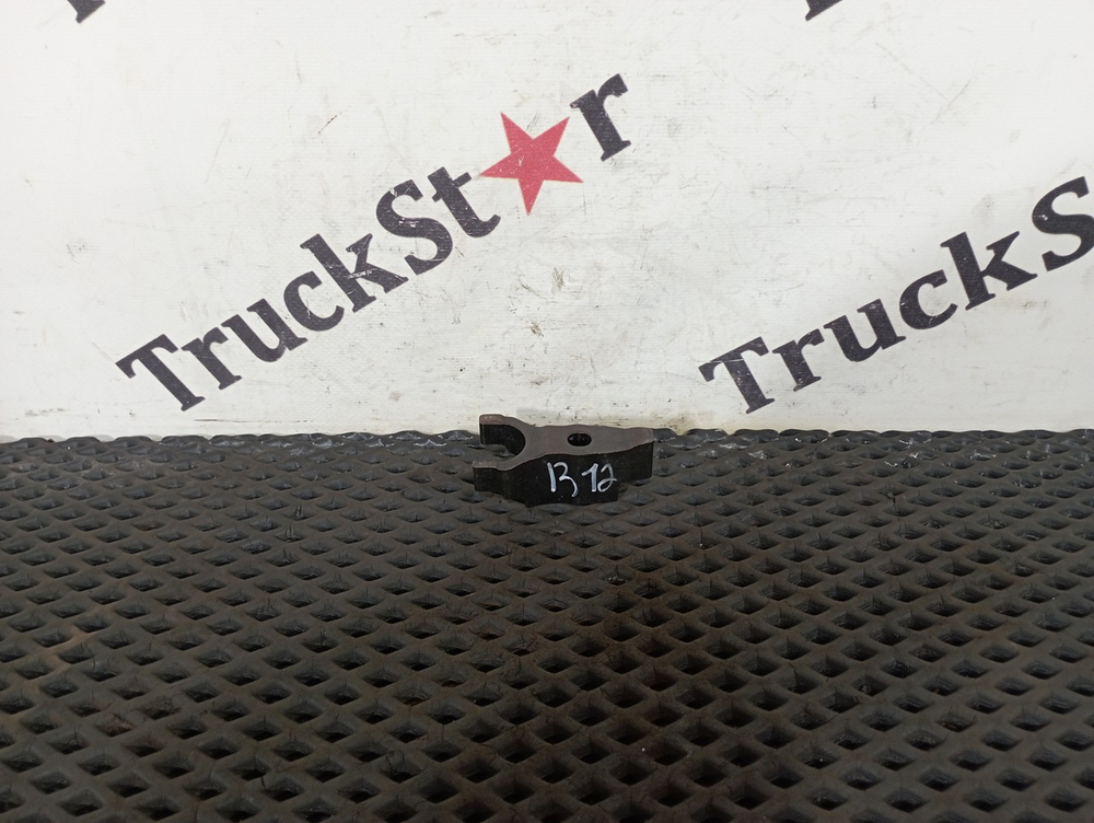 Кронштейн форсунки топливной