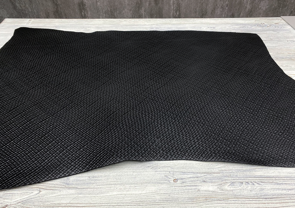 Ременная кожа Treccia old Nero (3,0+ мм), цв. Черный