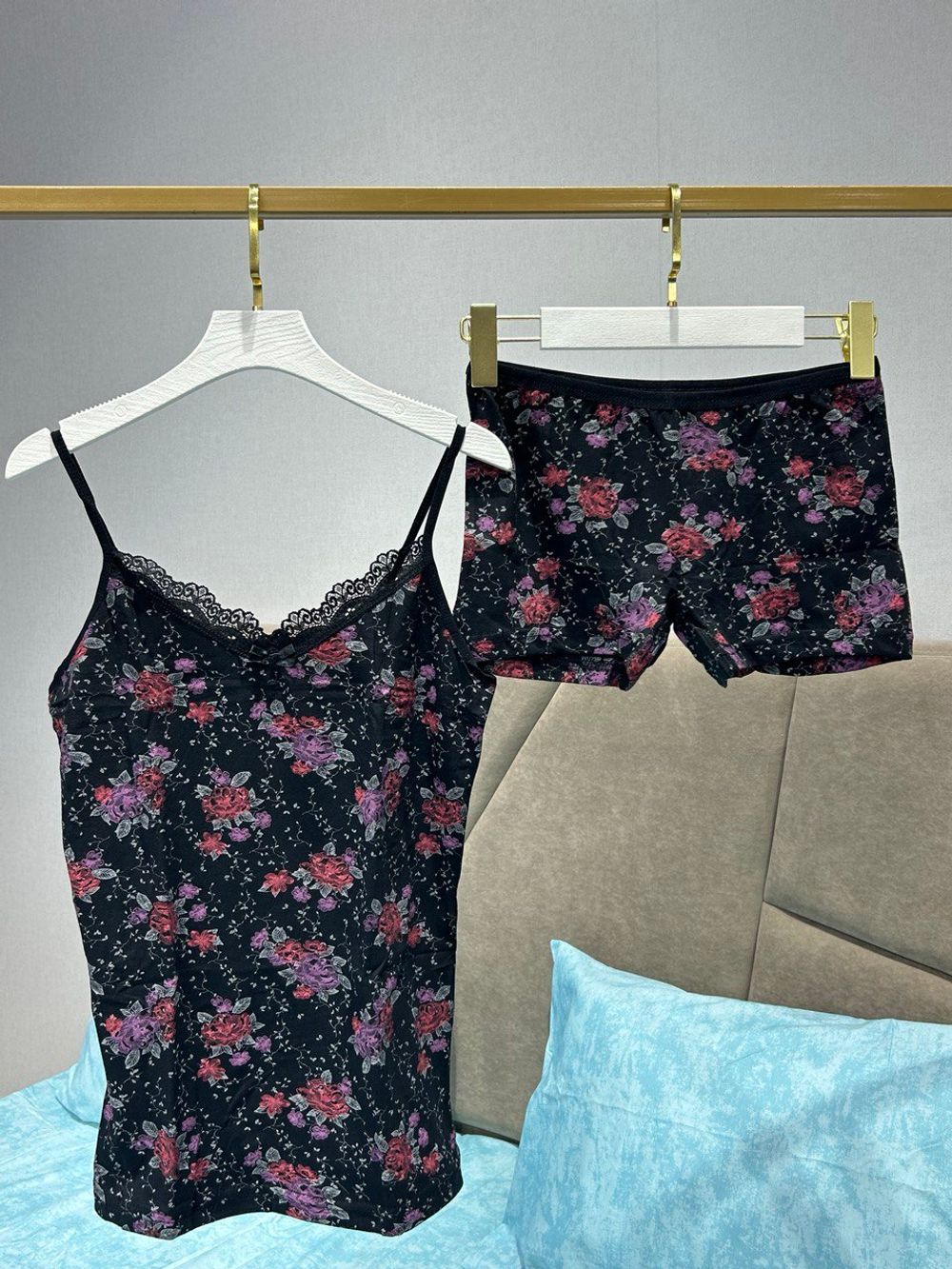 ДВОЙКА ЖЕН КОТА 6302