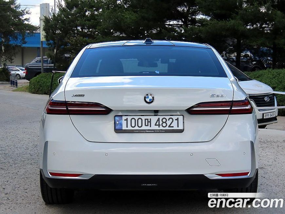 BMW 5 Series (G60) 530i xDrive (12.2023)