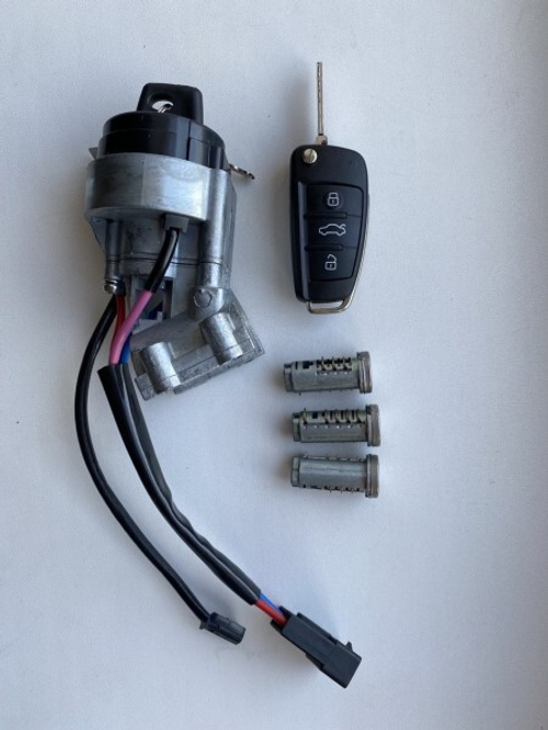 Замок зажигания /1118/ + личинки двери и багаж. с откидным ключем (NOKS)