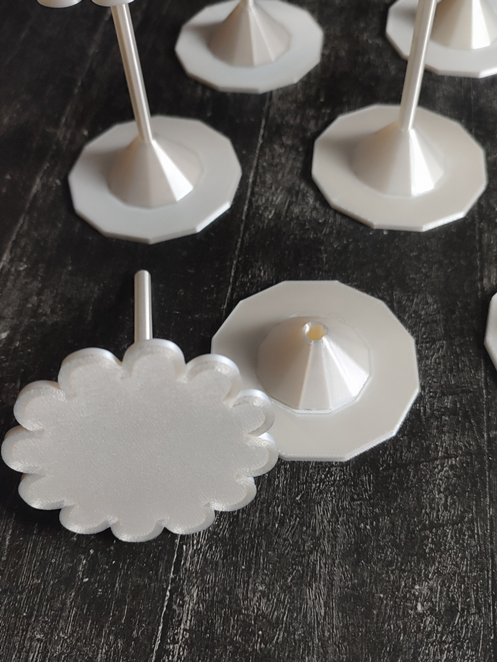 Перламутровый набор подставок и кондитерских гвоздиков "Ромашка на подставке от Киры"