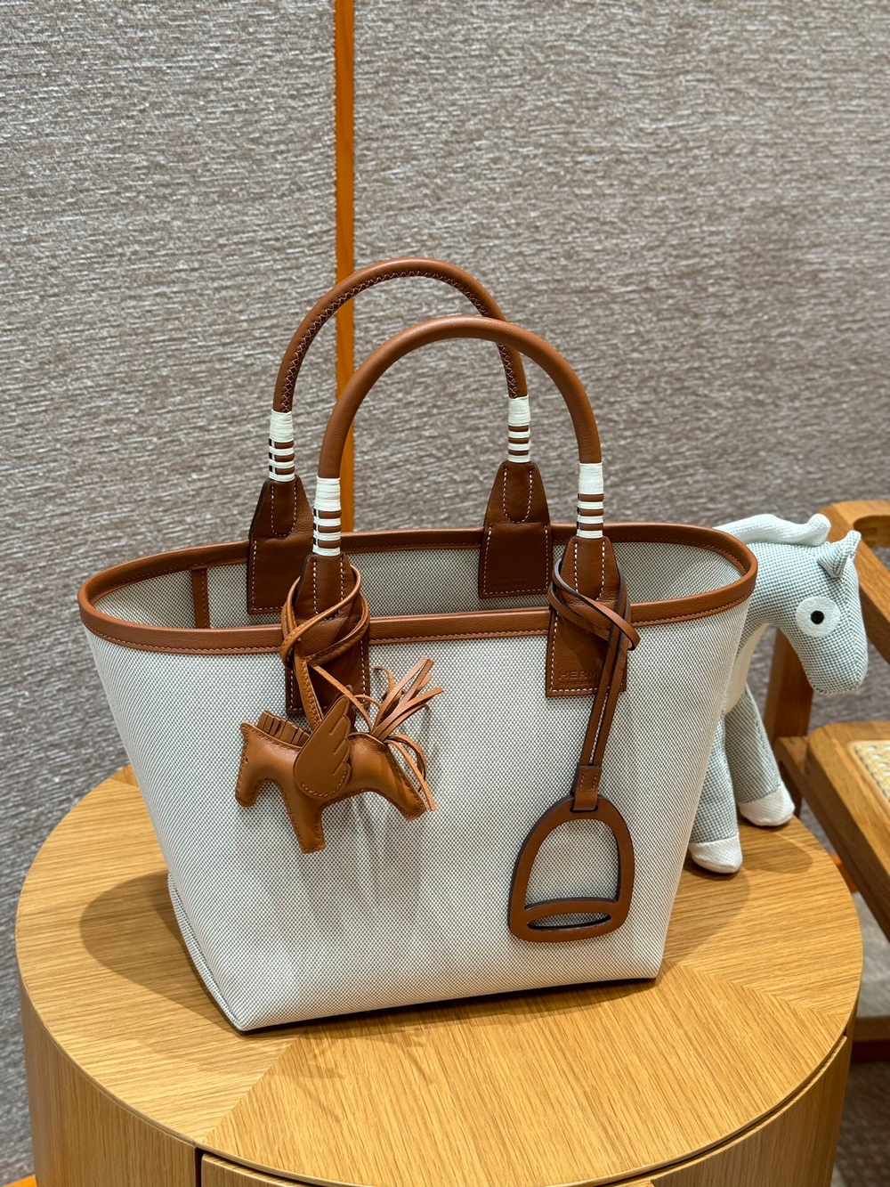 Hermes Steeple 28 cm