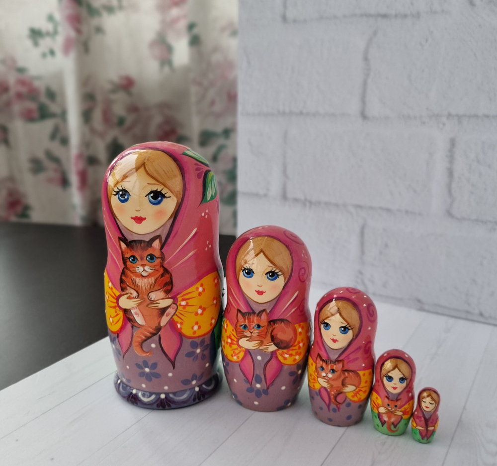 Матрёшка с кошечкой 10см 5мест