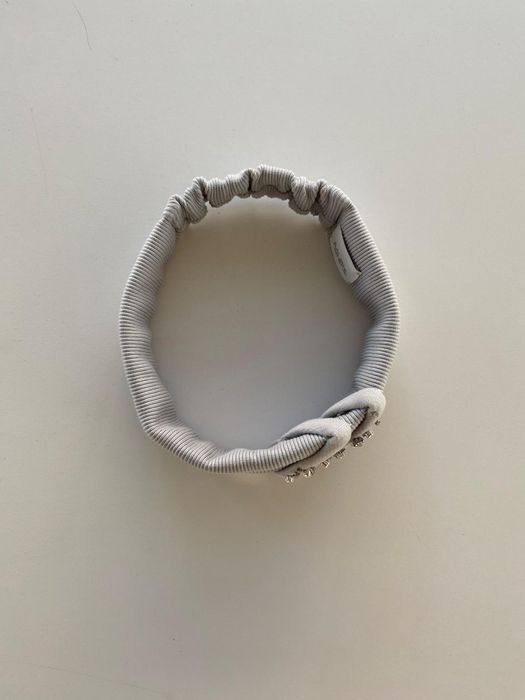 ПОВЯЗКА НА ГОЛОВУ ШАРЛИ ДЫМЧАТЫЙ СО СТРАЗАМИ