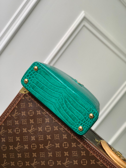 Louis Vuitton Capucines BB