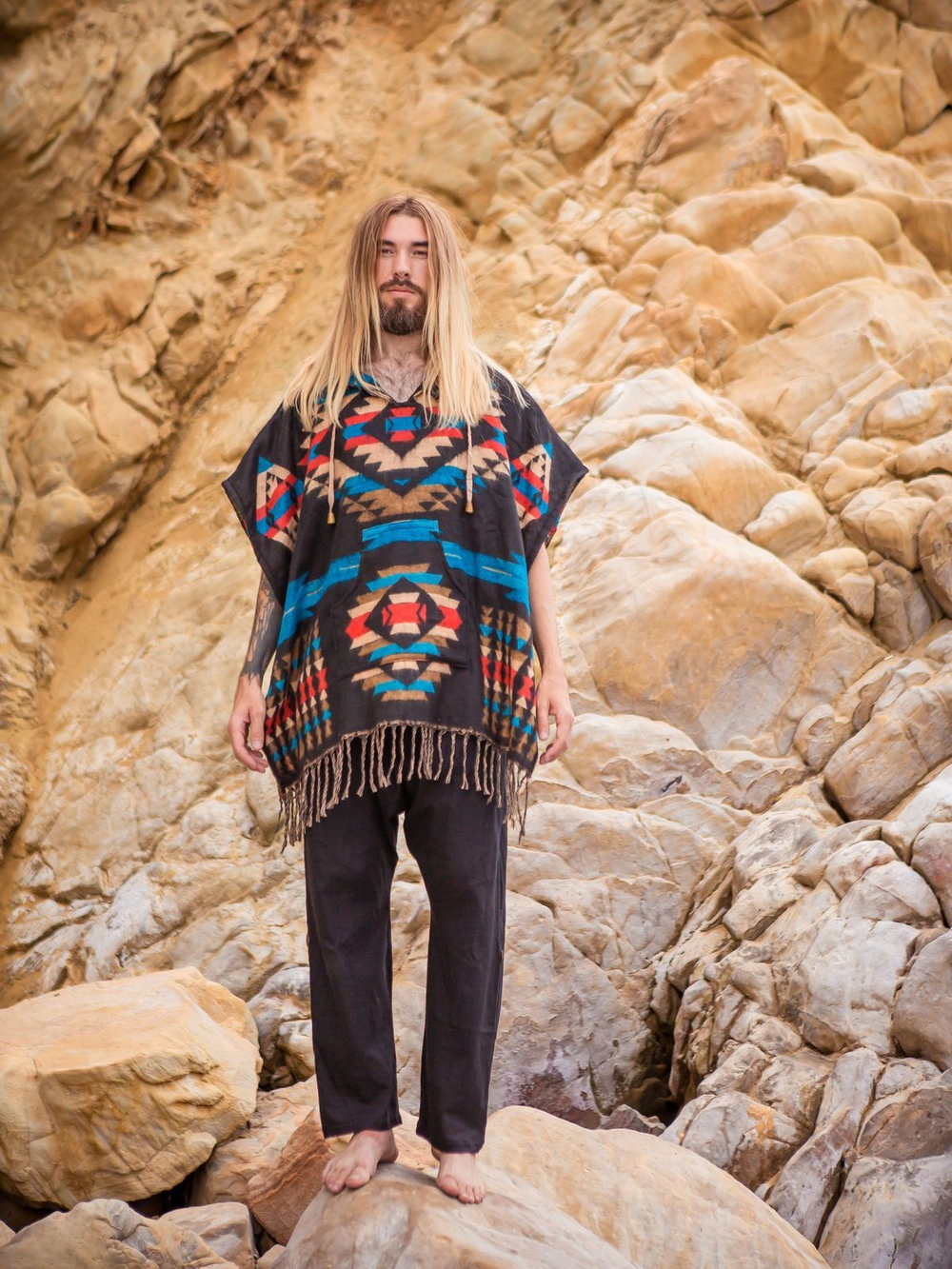 Пончо шерстяное с орнаментом