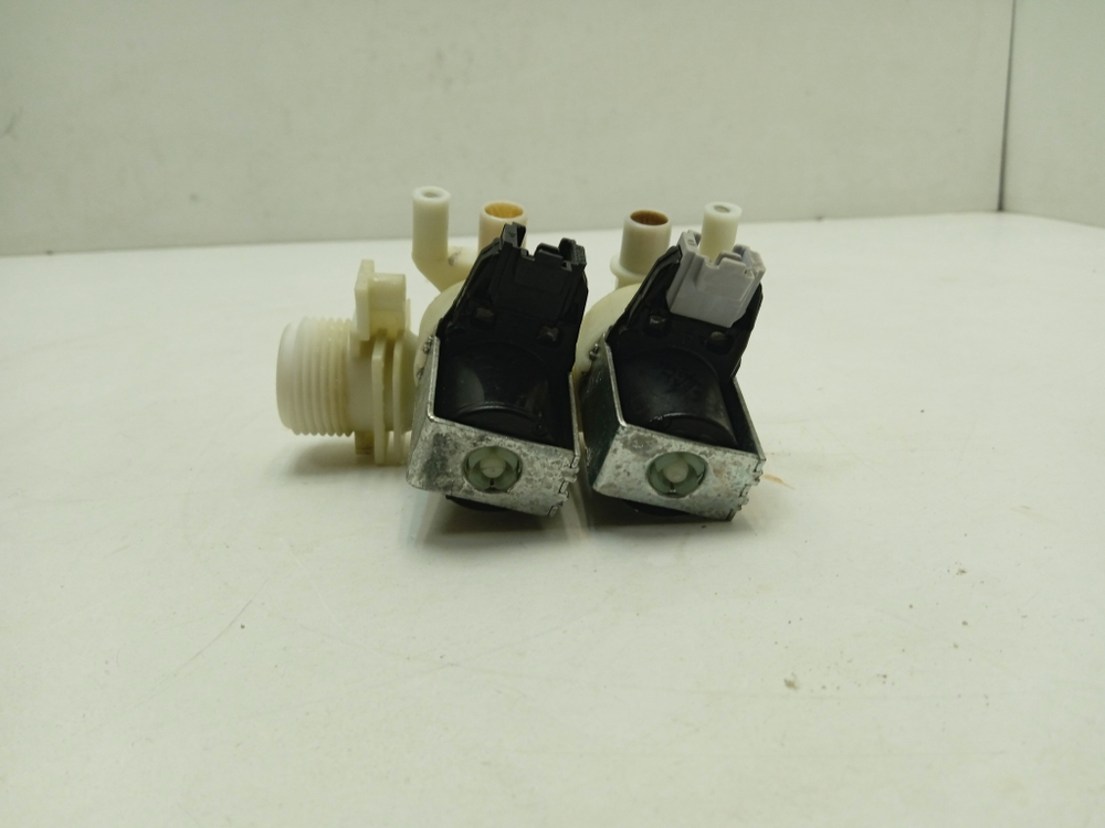 RST602 кт158 Клапан подачи воды для стиральной машины Hotpoint-Ariston RST602 б/у