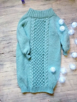 Платье вязаное