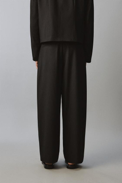 ZARA БРЮКИ RELAXED FIT СО СКЛАДКАМИ, ЧЕРНЫЙ